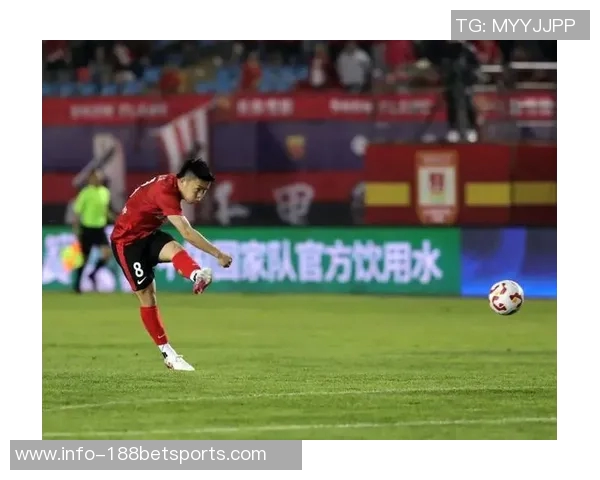 亚泰新任主帅阎峰上任43岁球队名宿力争完成准入首批目标