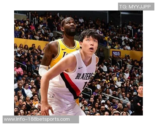 杨瀚森惊叹训练营球队防守如花般伸缩自如的精彩表现